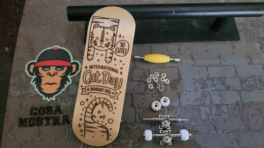 Coloring Fingerboard - Cat Day - 32mm - Medium