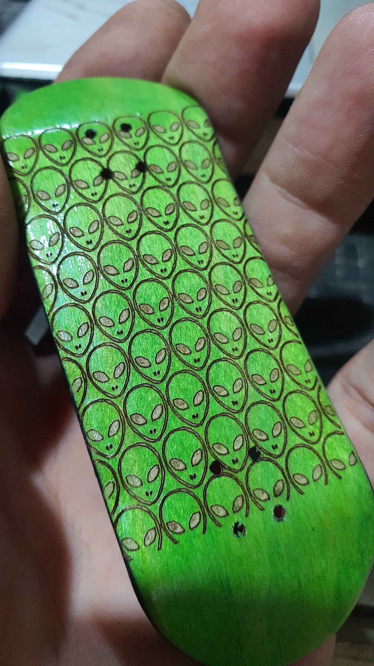 Saigon Skateboards "Alien Army" 32mm Fingerboard
