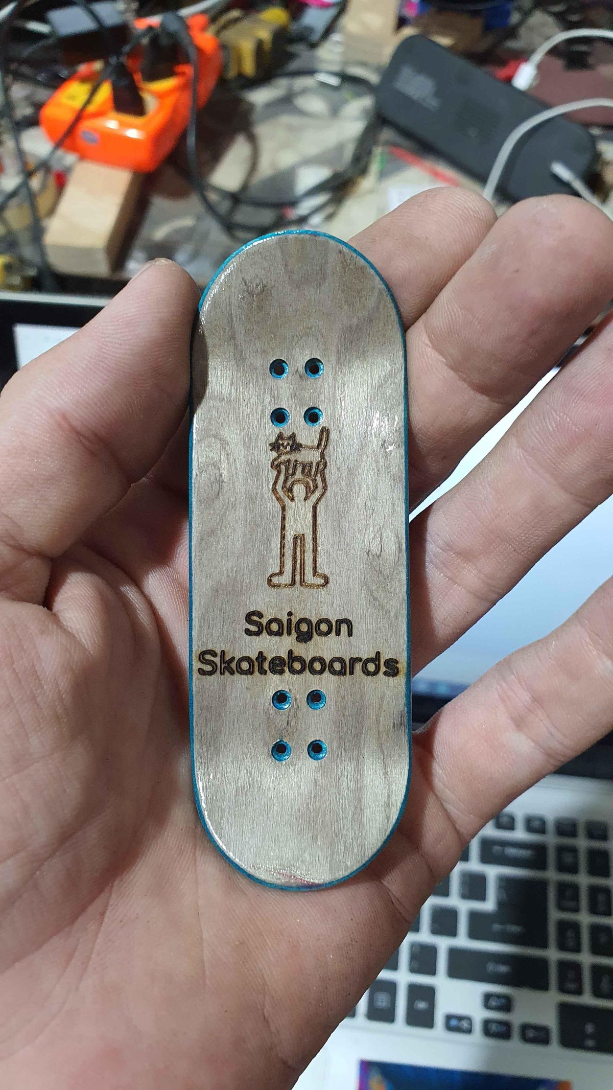 Saigon Skateboard Mace fingerboard deck, side profile view