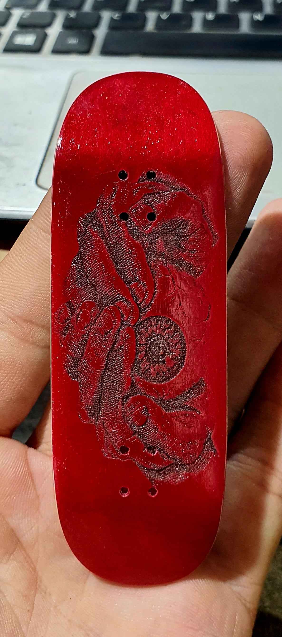 Saigon Skateboards "Cradling Hands" 34mm Fingerboard