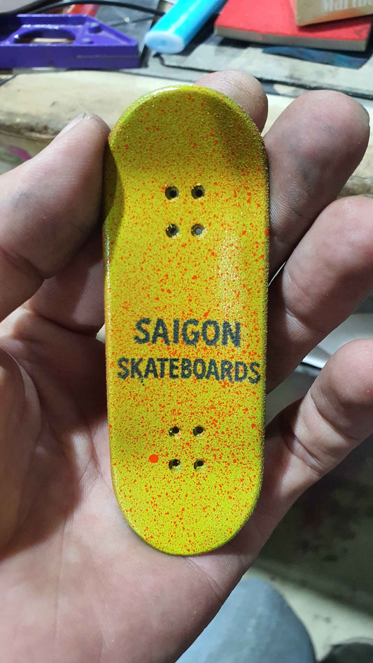 Saigon Skateboards "black hole sun" 33mm Fingerboard