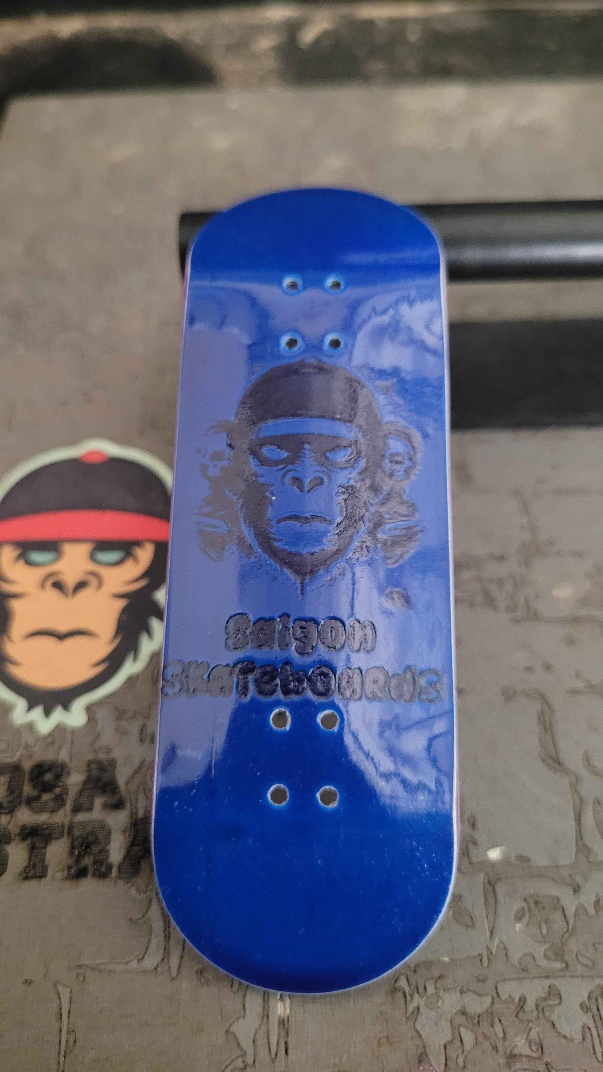 Cosa Nostra - Blue Monkey - 32mm Fingerboard Deck