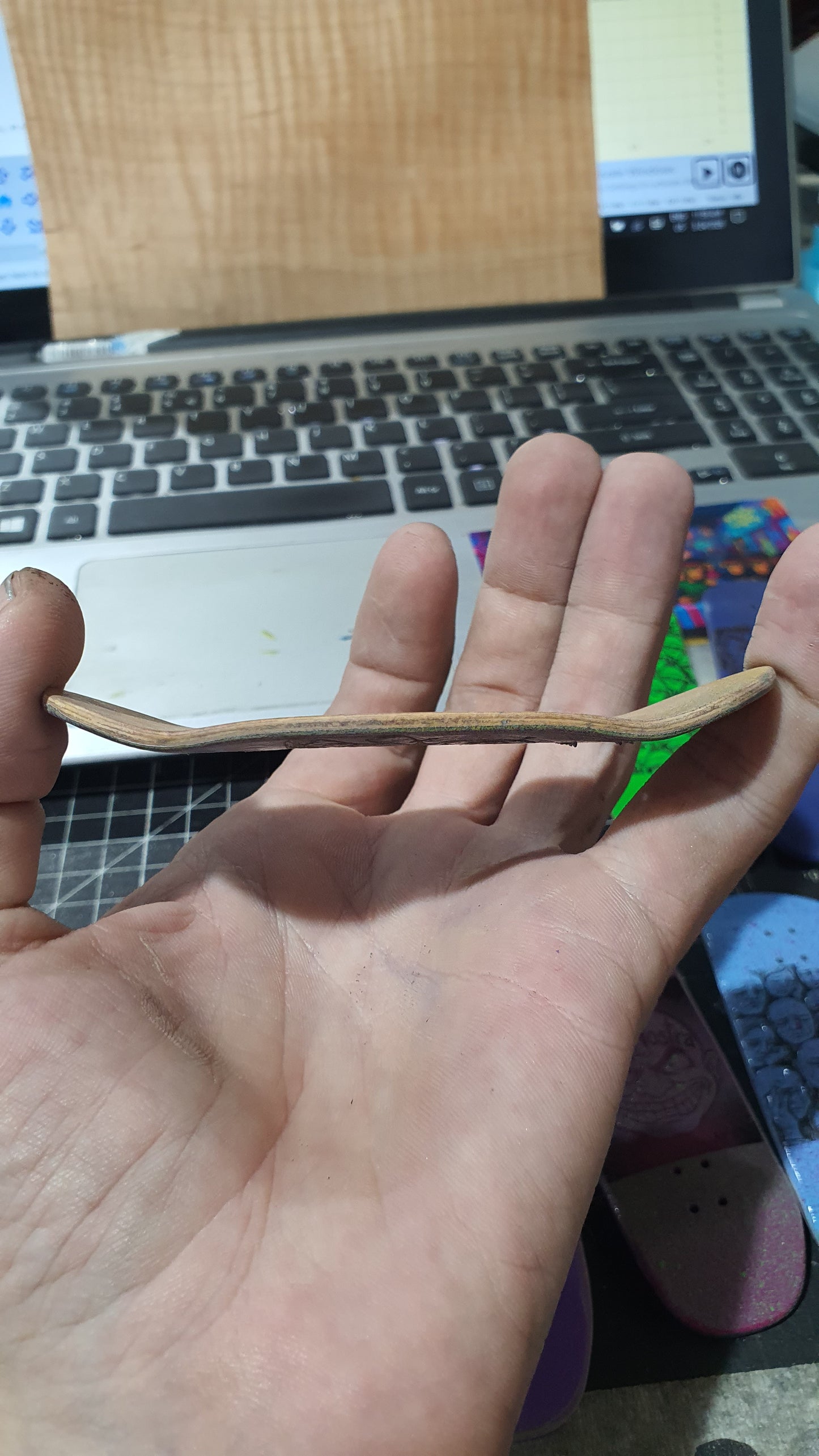 Saigon Skateboards 32mmx98mm 5-ply Canadian maple fingerboard "Voodoo"