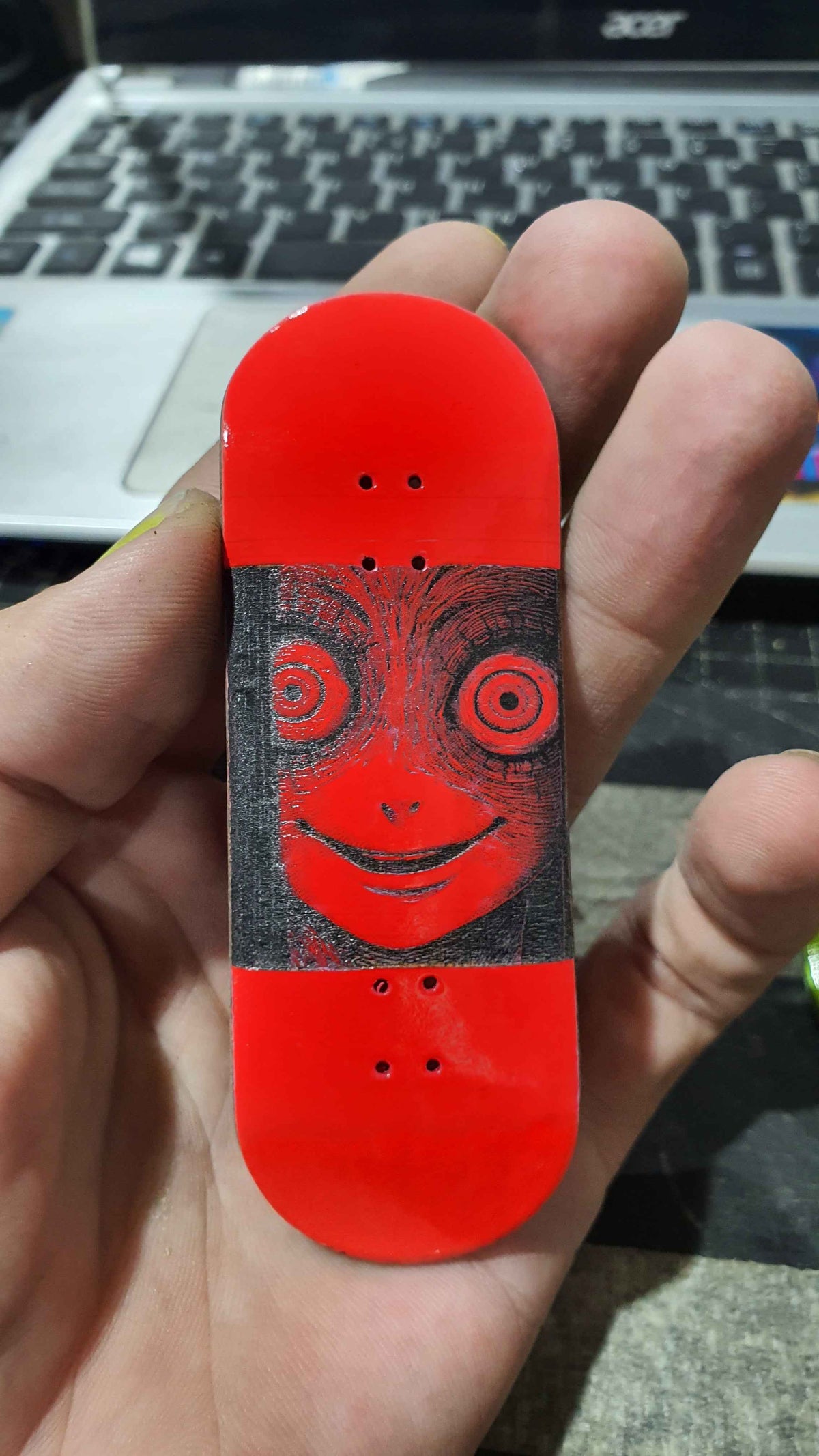 Saigon Skateboards 5-ply Canadian Maple Fingerboard 32mmx98mm Popsicle "Face"
