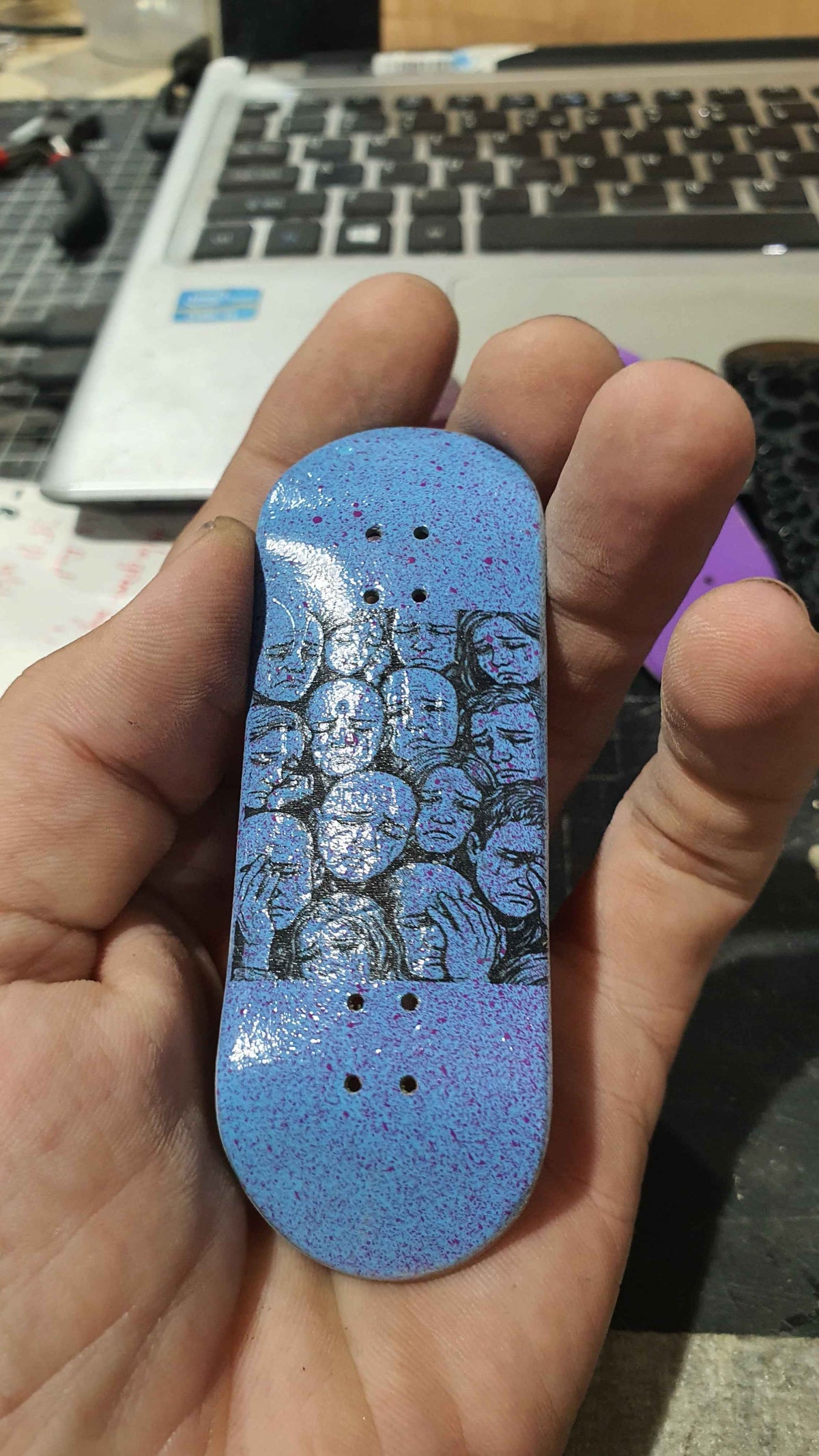 Saigon Skateboards "Faces of sadness " 34mm Fingerboard