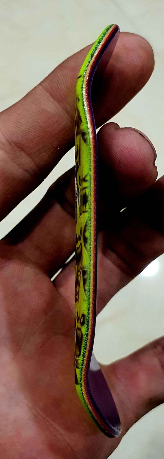 Saigon Skateboards "Raging Stars" 33.3mm Fingerboard.