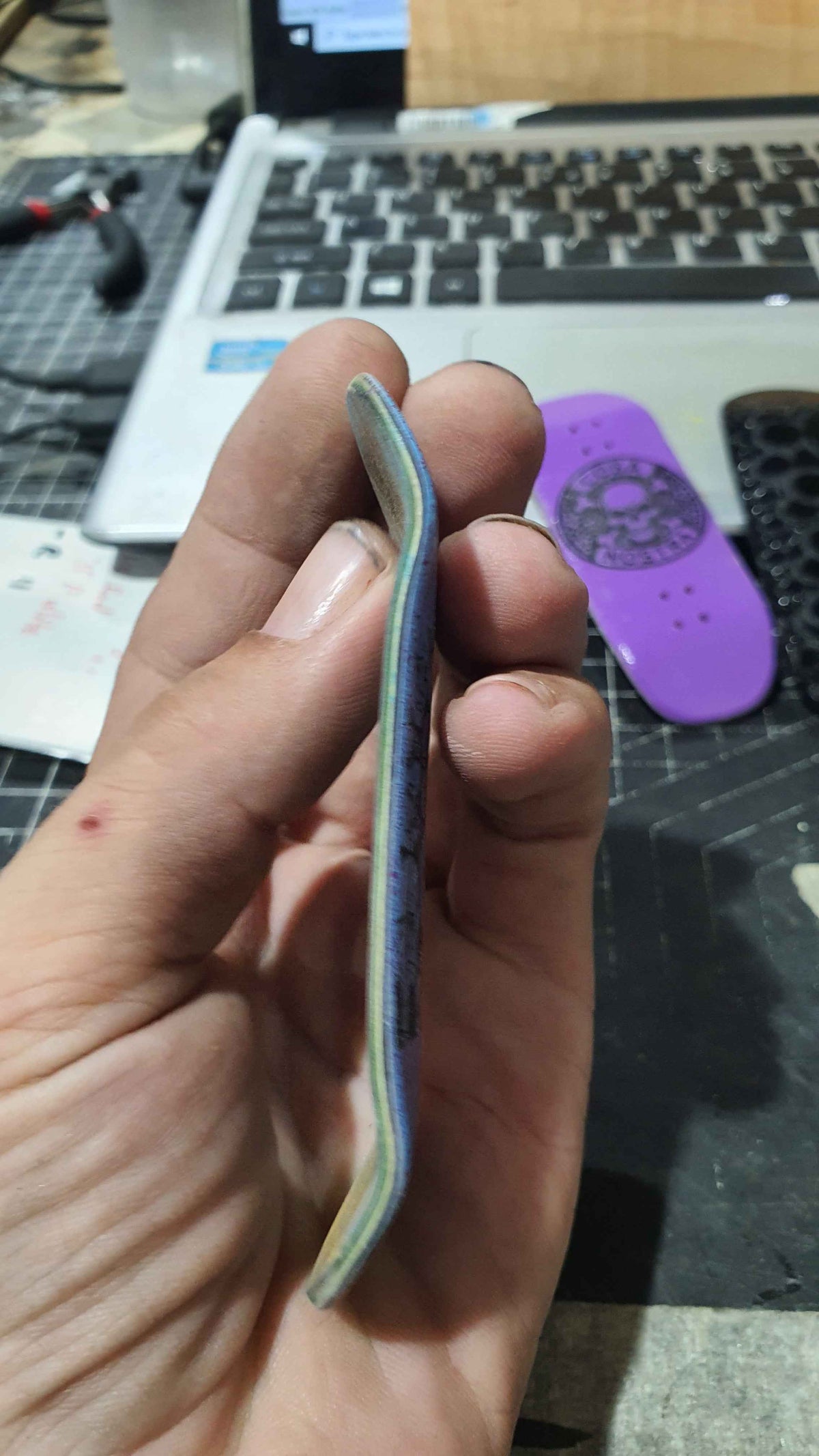 Saigon Skateboards "Faces of sadness " 34mm Fingerboard