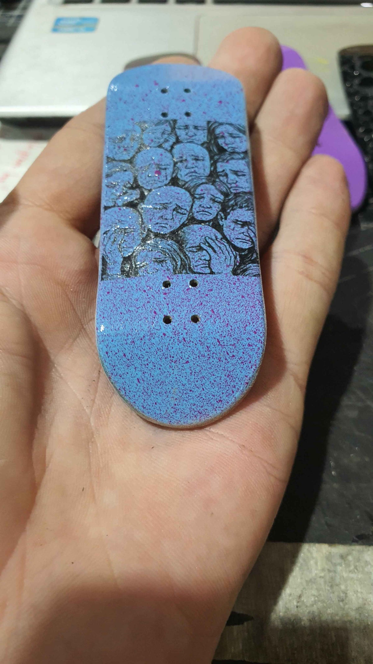 Saigon Skateboards "Faces of sadness " 34mm Fingerboard
