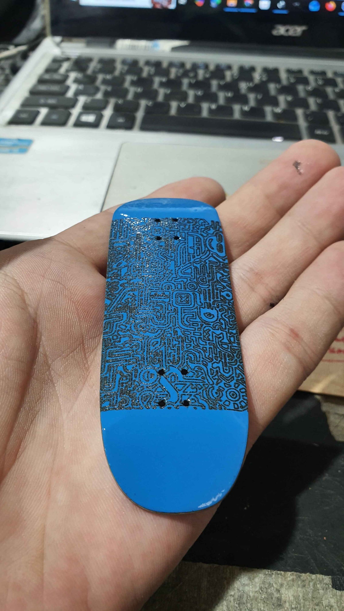 Saigon Skateboards 5-ply Canadian Maple Fingerboard 33x98mm Egg Shape