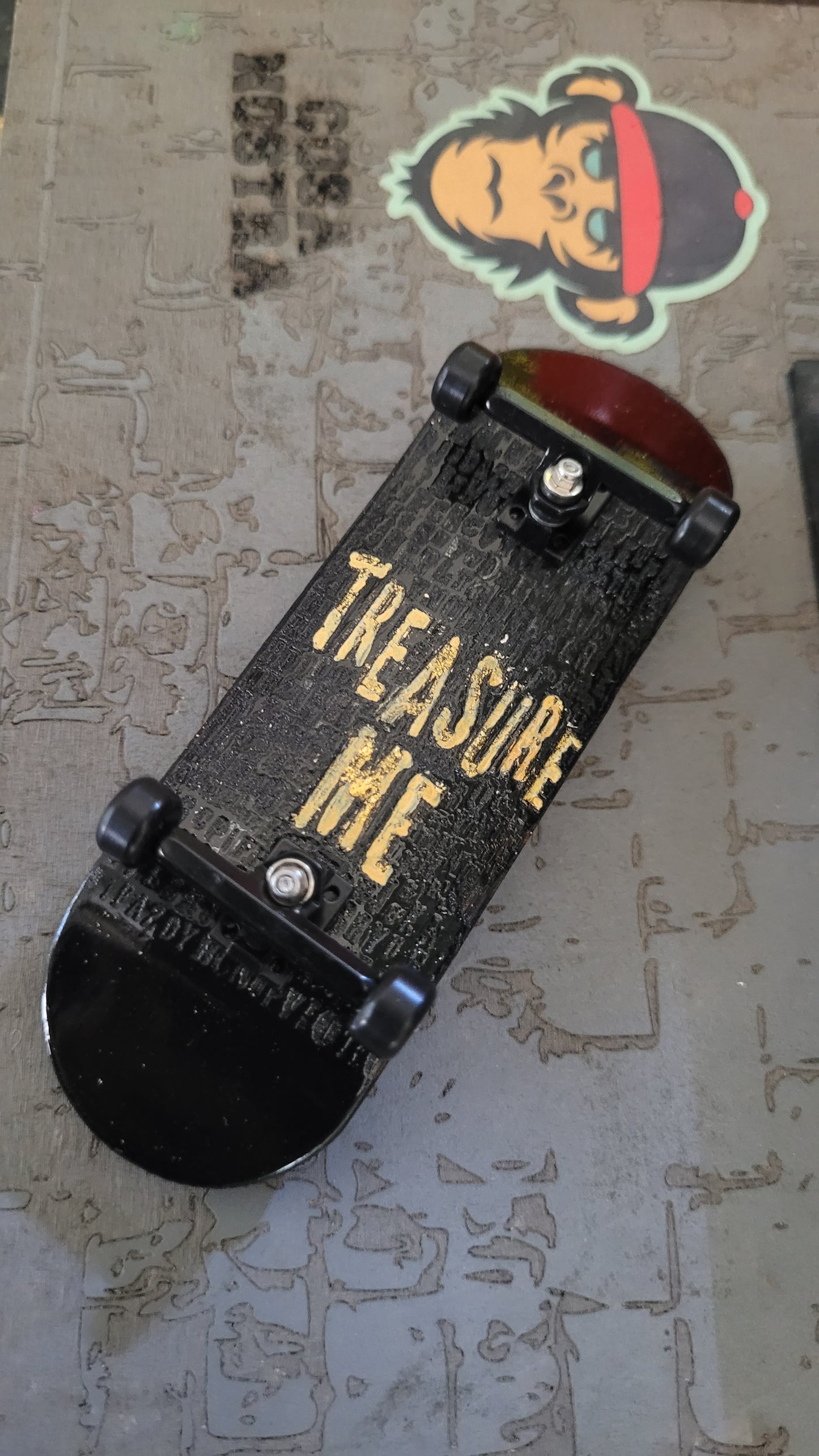 Saigon Skateboards 5-ply Canadian Maple - Treasure Me Fingerboard Setup – 33mm × 96mm Popsicle | Black & Gold Edition