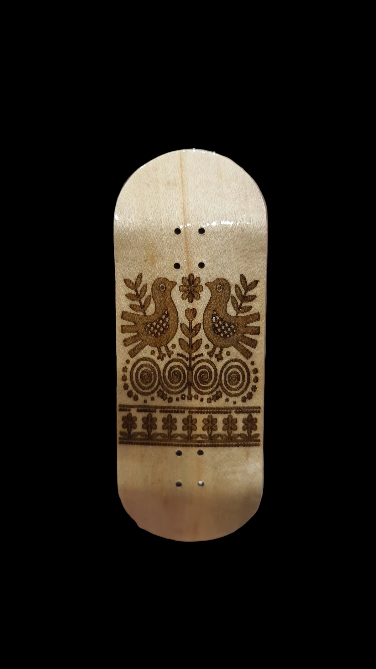 Fingerboard deck, natural wood with ornate border graphic, 34mm, 5-ply