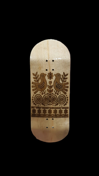 Fingerboard deck, natural wood with ornate border graphic, 34mm, 5-ply
