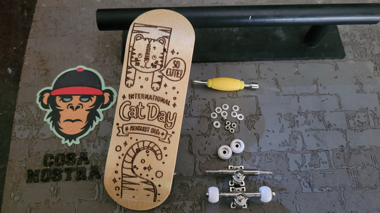 Coloring Fingerboard - Cat Day - 32mm - Medium