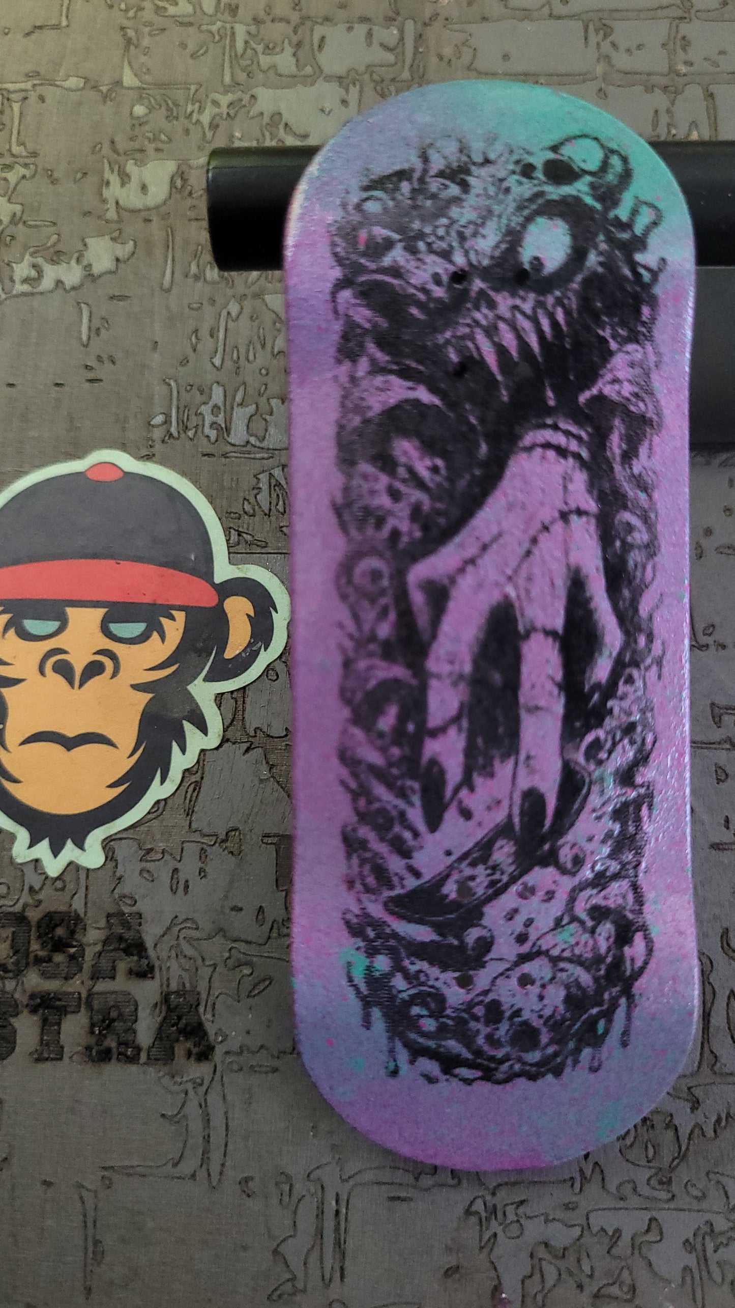 Creepy Hand and Monstrous Chase Fingerboard - Posicle - 32mm/34mm * 100mm- Medium steep