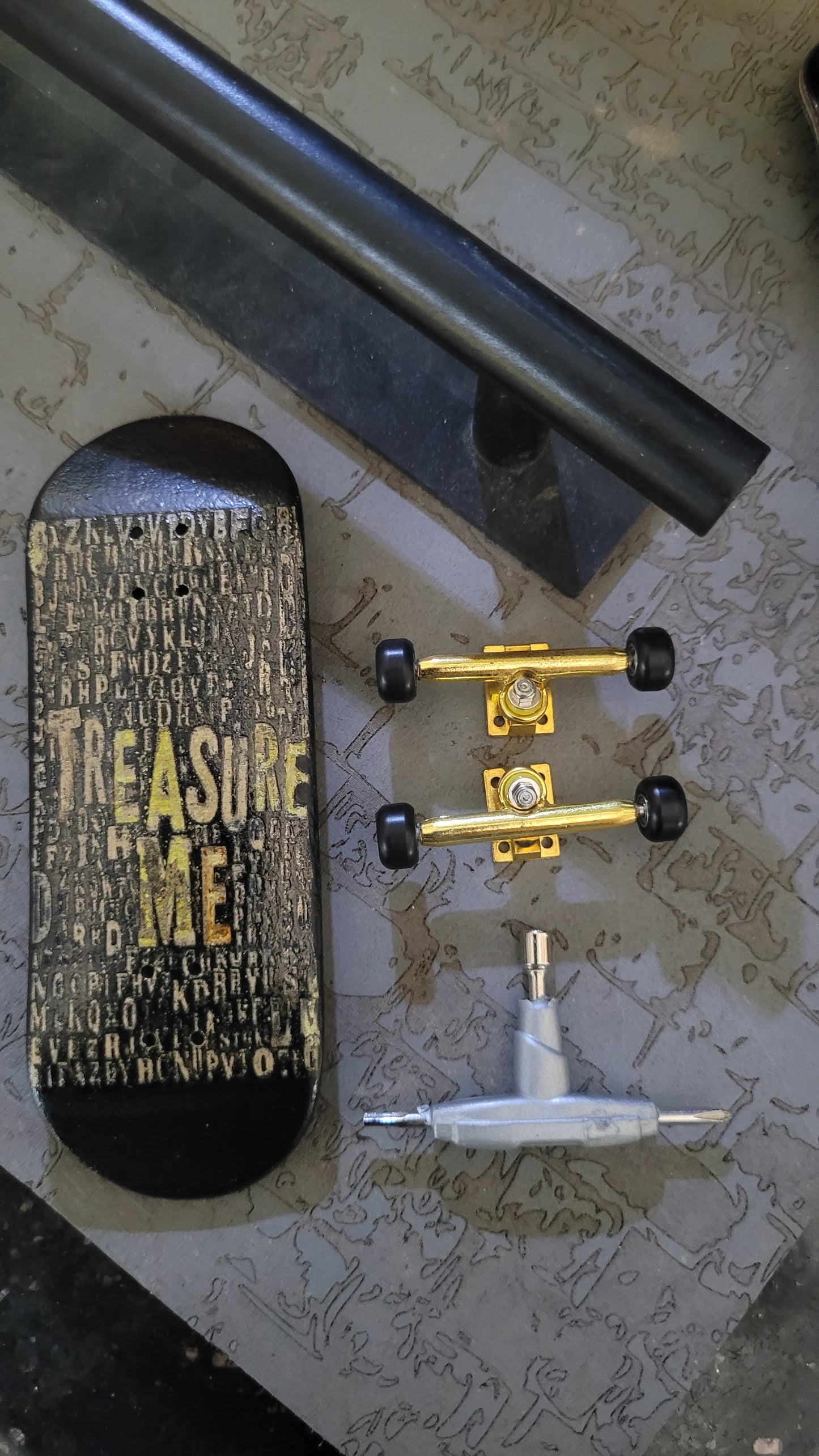 Saigon Skateboards 5-ply Canadian Maple - Treasure Me Fingerboard Setup – 33mm × 96mm Popsicle | Black & Gold Edition