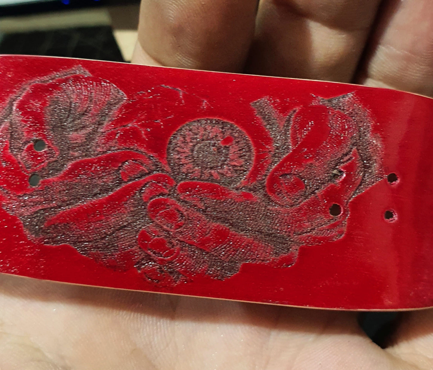 Saigon Skateboards "Cradling Hands" 34mm Fingerboard