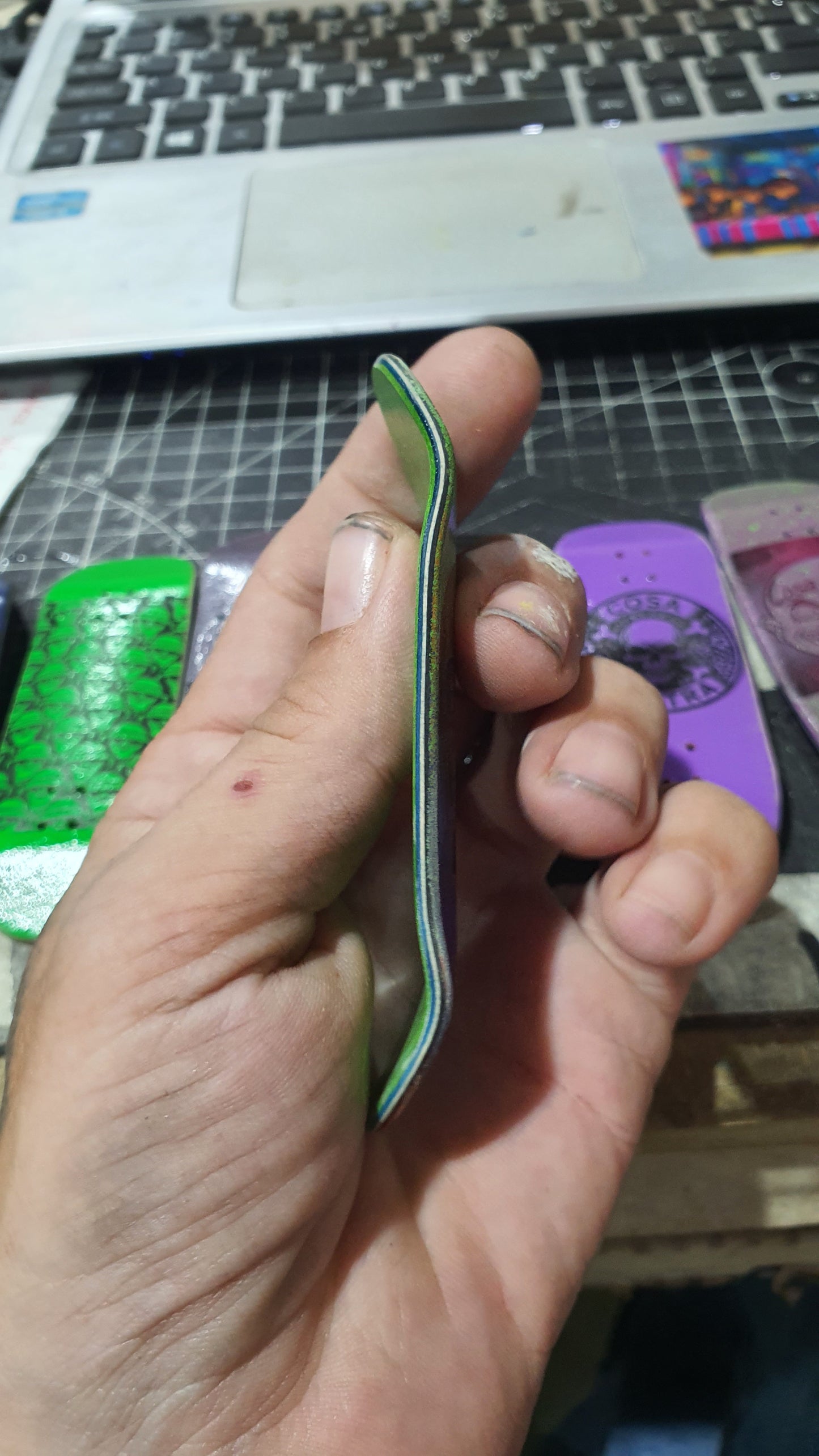 Saigon Skateboards 5-ply Canadian Maple Fingerboard 32mmx98mm "C.R.E.A.M"