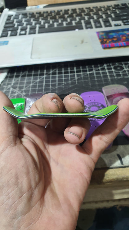 Saigon Skateboards 5-ply Canadian Maple Fingerboard 32mmx98mm "C.R.E.A.M"