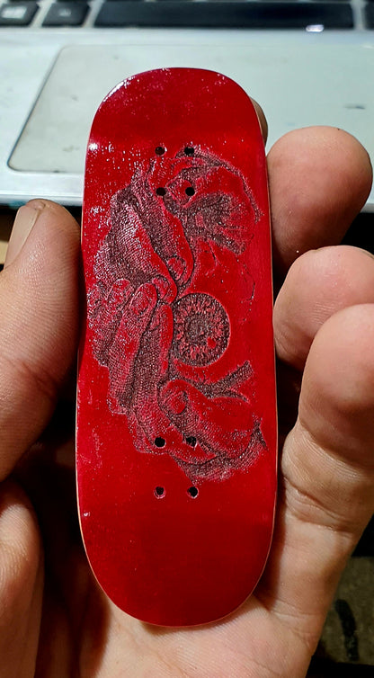 Saigon Skateboards "Cradling Hands" 34mm Fingerboard